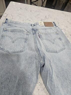 Levi's Women’s Light Blue Relaxed Jeans with Signature Back Pockets